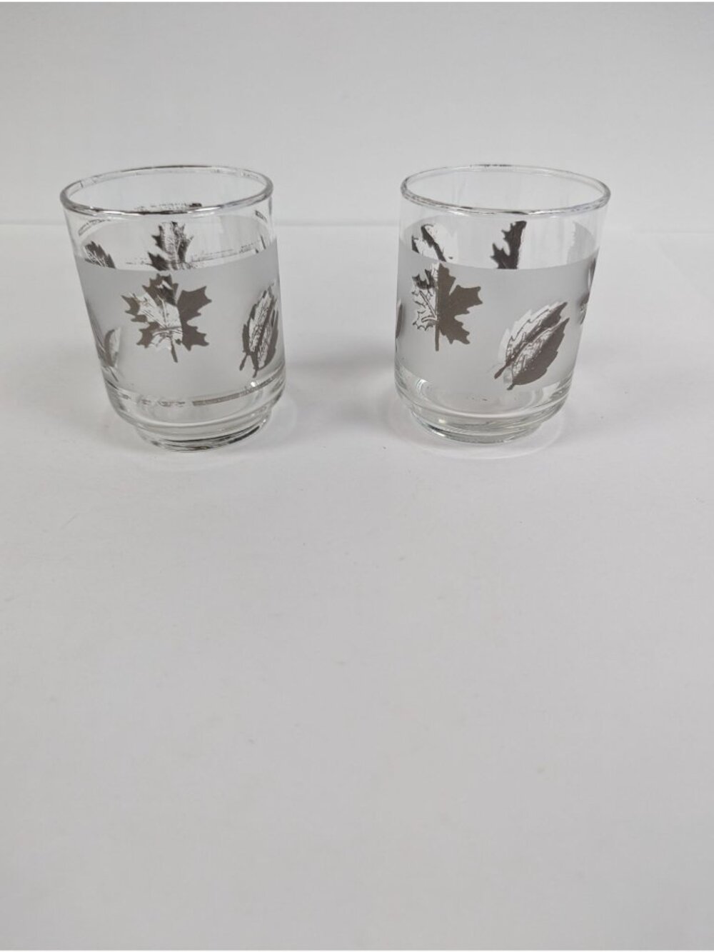 Set of 2 Vintage Libbey Silver Leaf Frosted Glasses 3" by 2 1/4"